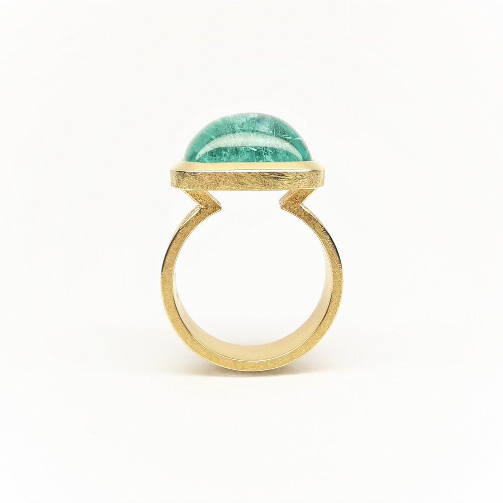 "cool in the pool", Ring aus 18kt Gelbgold und seltenem Paraiba-Turmalin. Unikat.