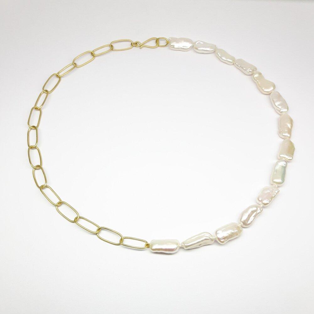 Collier en or jaune 18kt et perles de culture d'eau douce Biwa. Pièce unique.