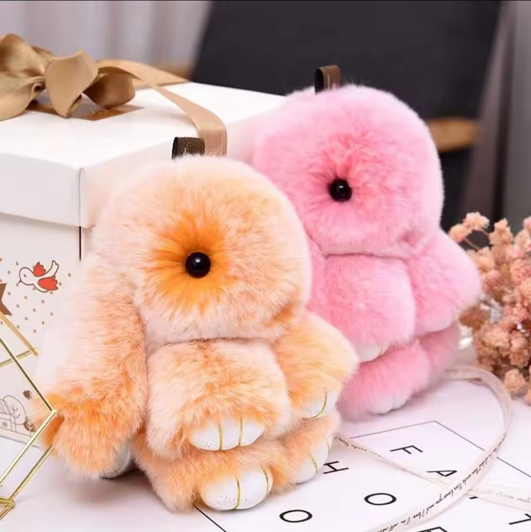 Super flauschiger Kawaii-Pompom-Hase aus echtem Fell: Oinky (15 cm)