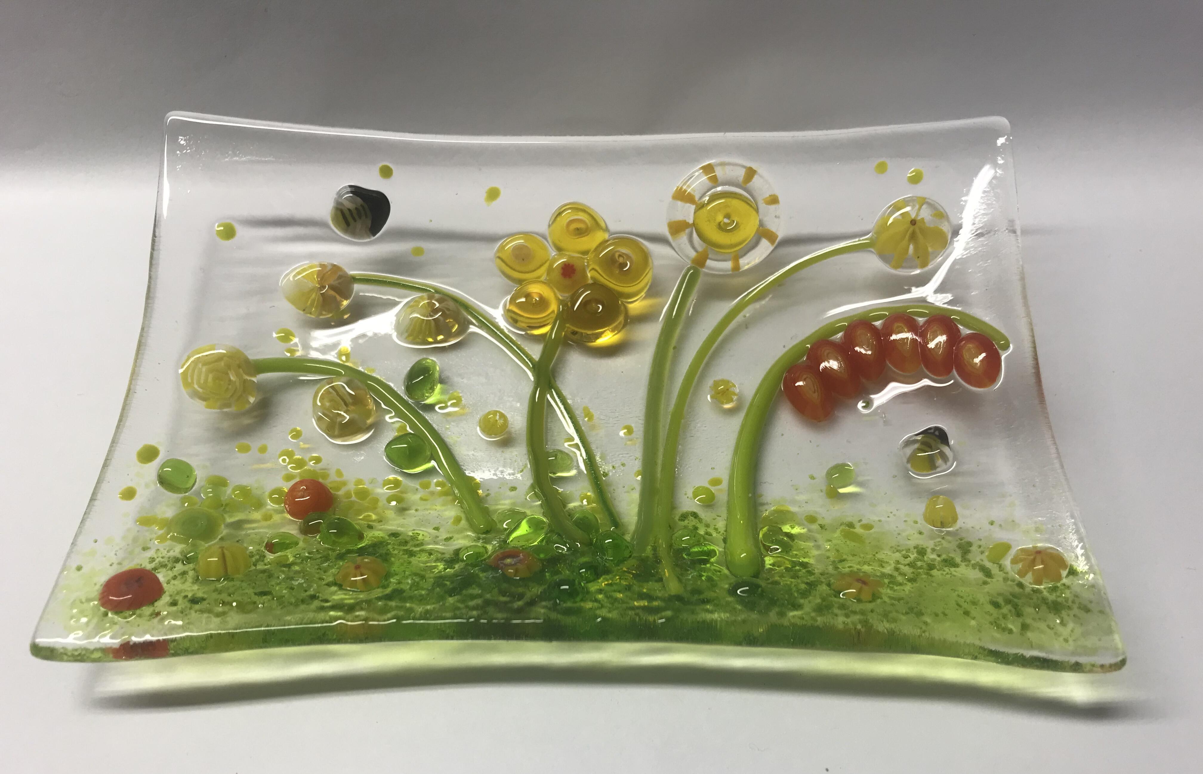 Petite coupe en verre avec millefiori, faite à la main