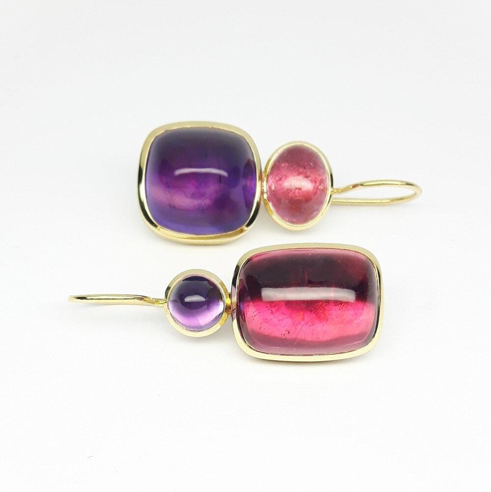 Boucles d'oreilles en or jaune 18kt, tourmaline et améthyste. Pièce unique.