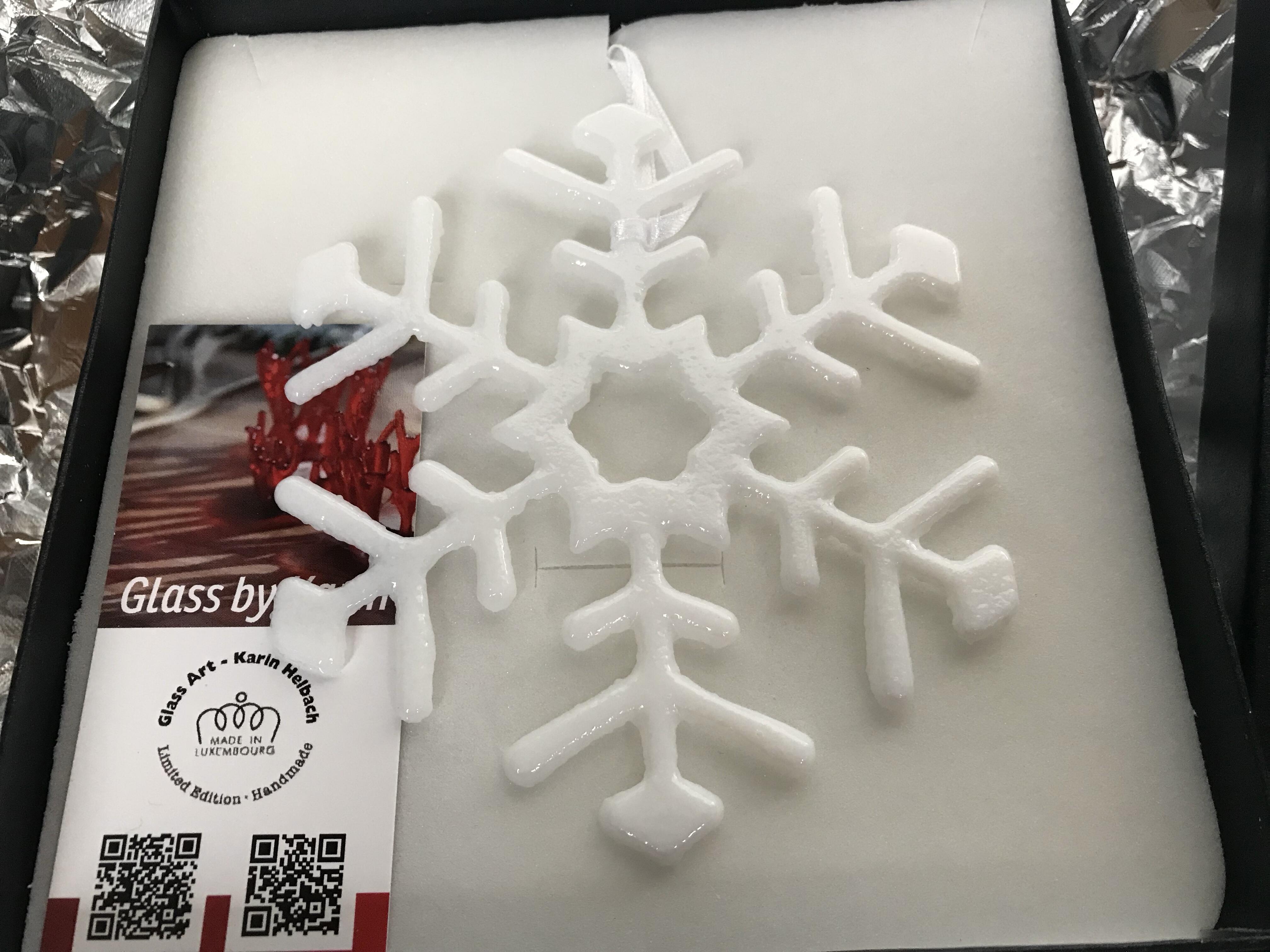White glass snowflake handmade, MADE IN LUXEMBOURG, Design 1