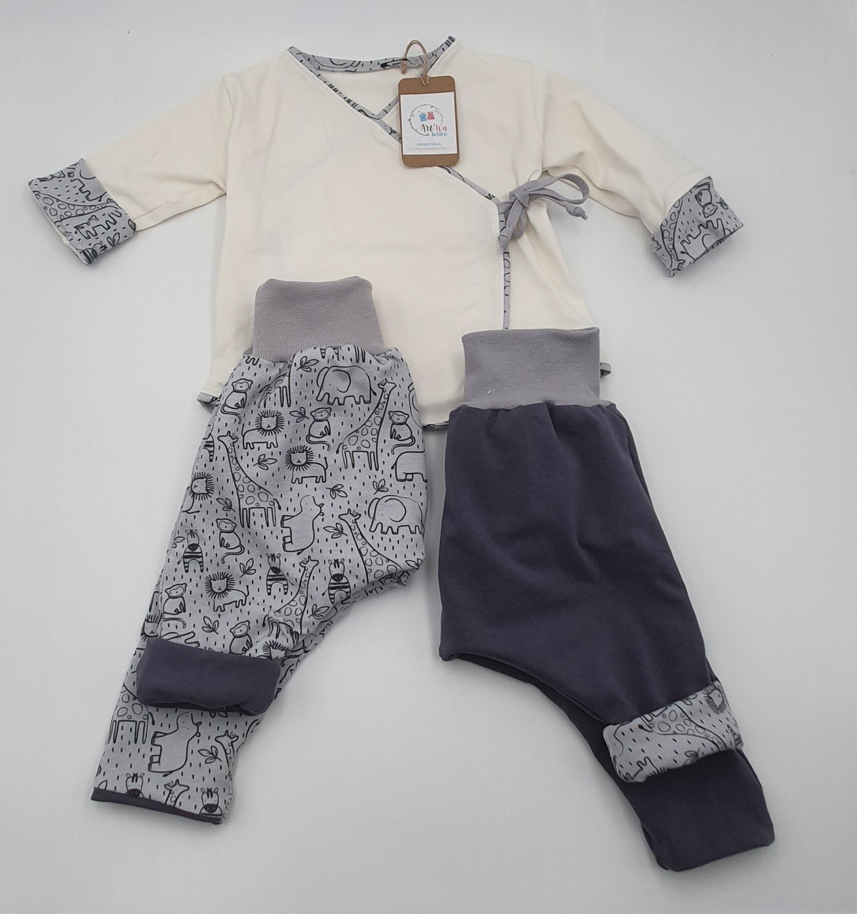 Reversible and evolutionary "first clothes" birth set.  Grey animals. 2 items 