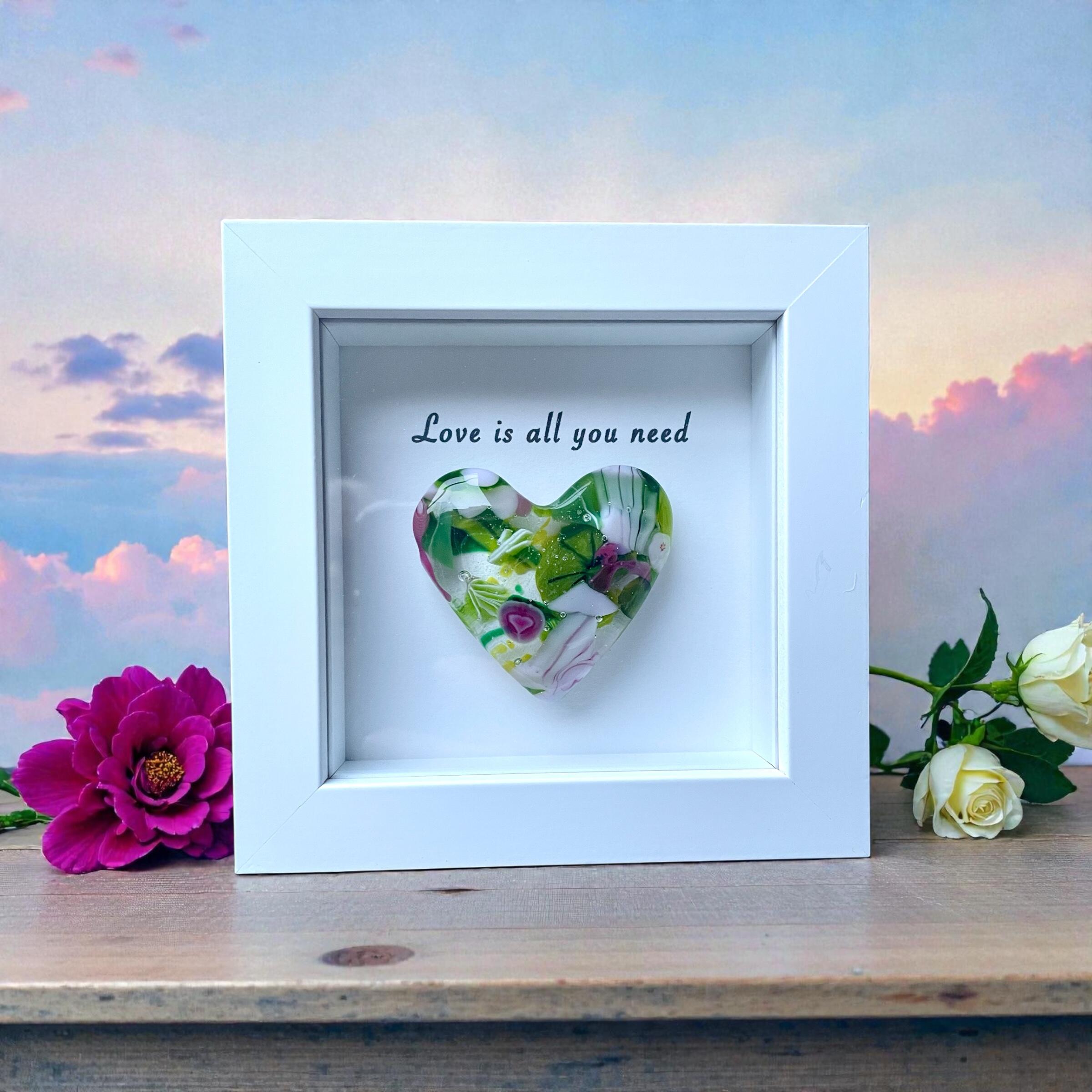 Millefiori Herz aus Glas in weißem Holzrahmen, Unikat, handgemacht