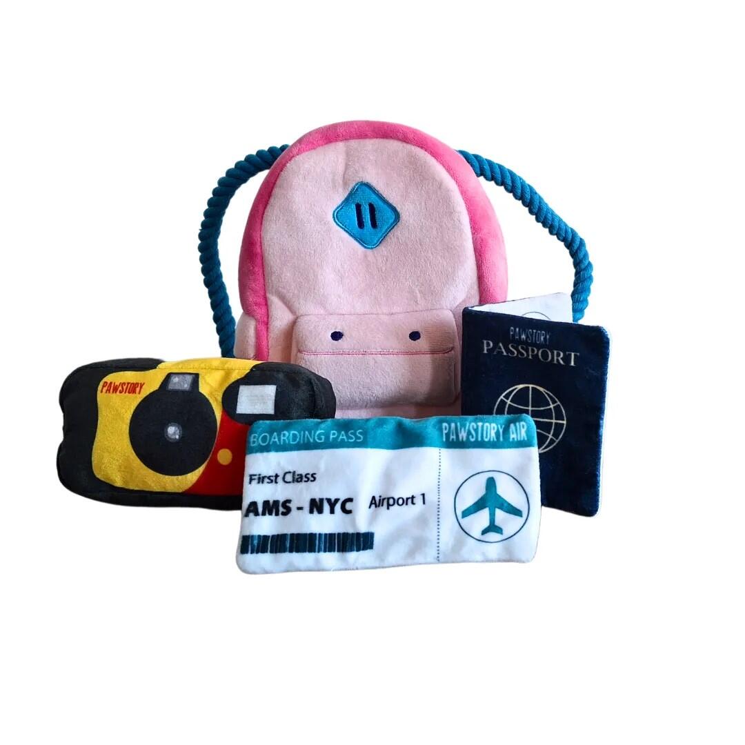 Pawsome Adventure Set Plüsch-Quietschspielzeug für Hunde | Rucksack, Reisepass & Kamera | PawStory 