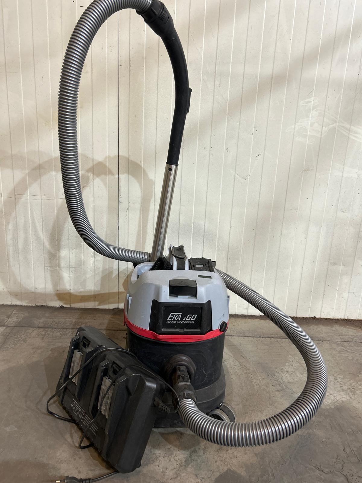 ERA IGO  Akku Trockensauger, 13 l, 300 W, 2 x 5 Ah/18 V Li-Ion-Akkus, 1 x Doppelladegerät + Zubehör