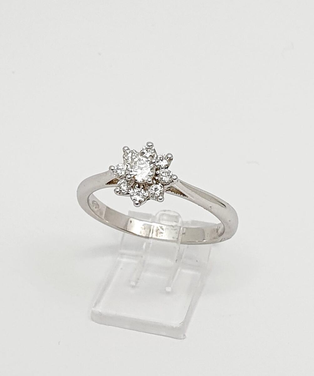 # Solitärring Halo mit 0,40 ct natürlichen Diamanten