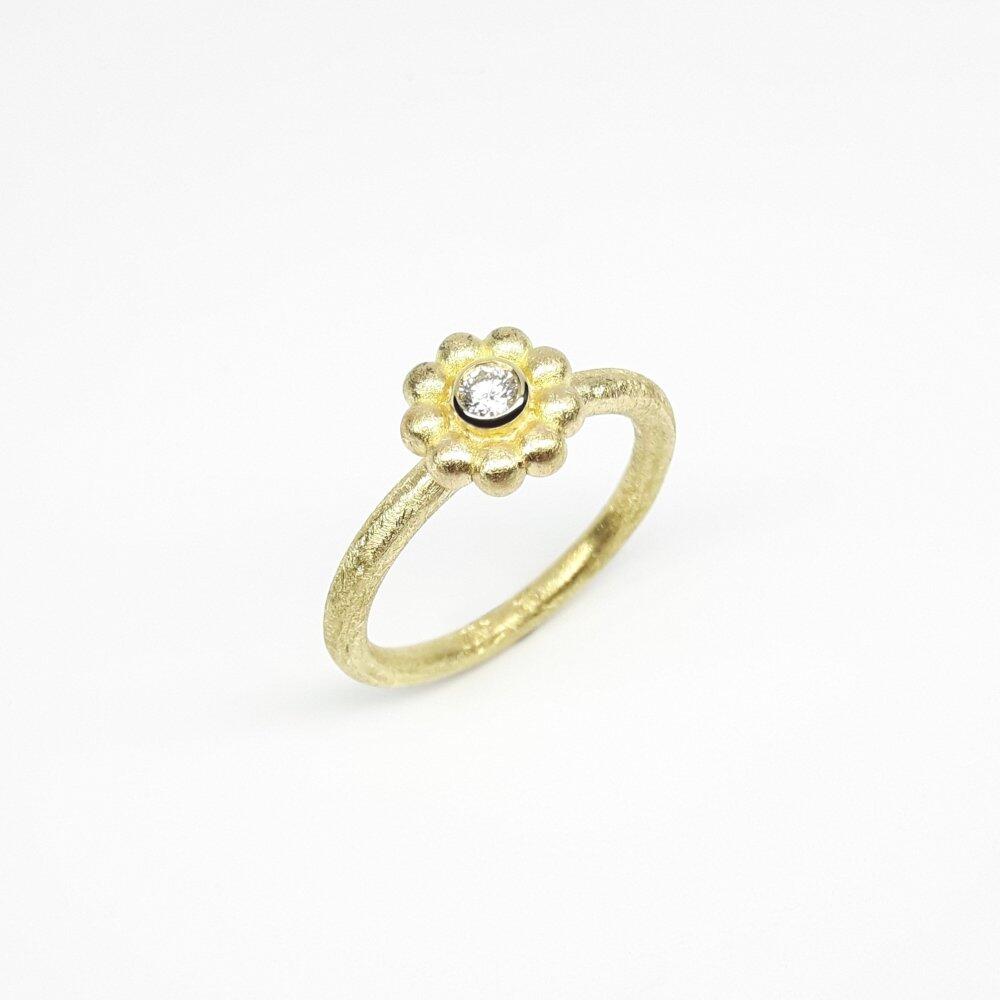 'round around', bague en or jaune 18kt et diamant.