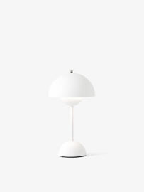 Table and bedside lamps &tradition