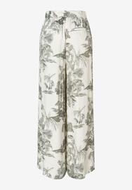 Pants MORE & MORE