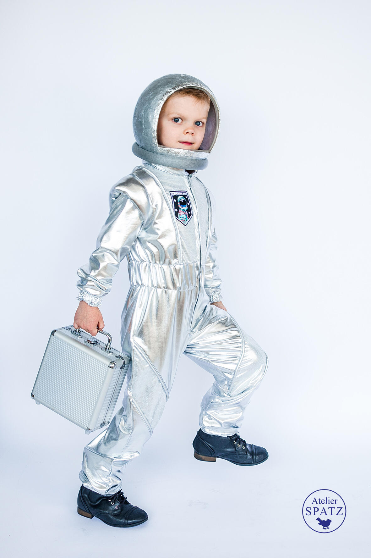 Combinaison d'astronaute comme déguisement de carnaval pour enfants 