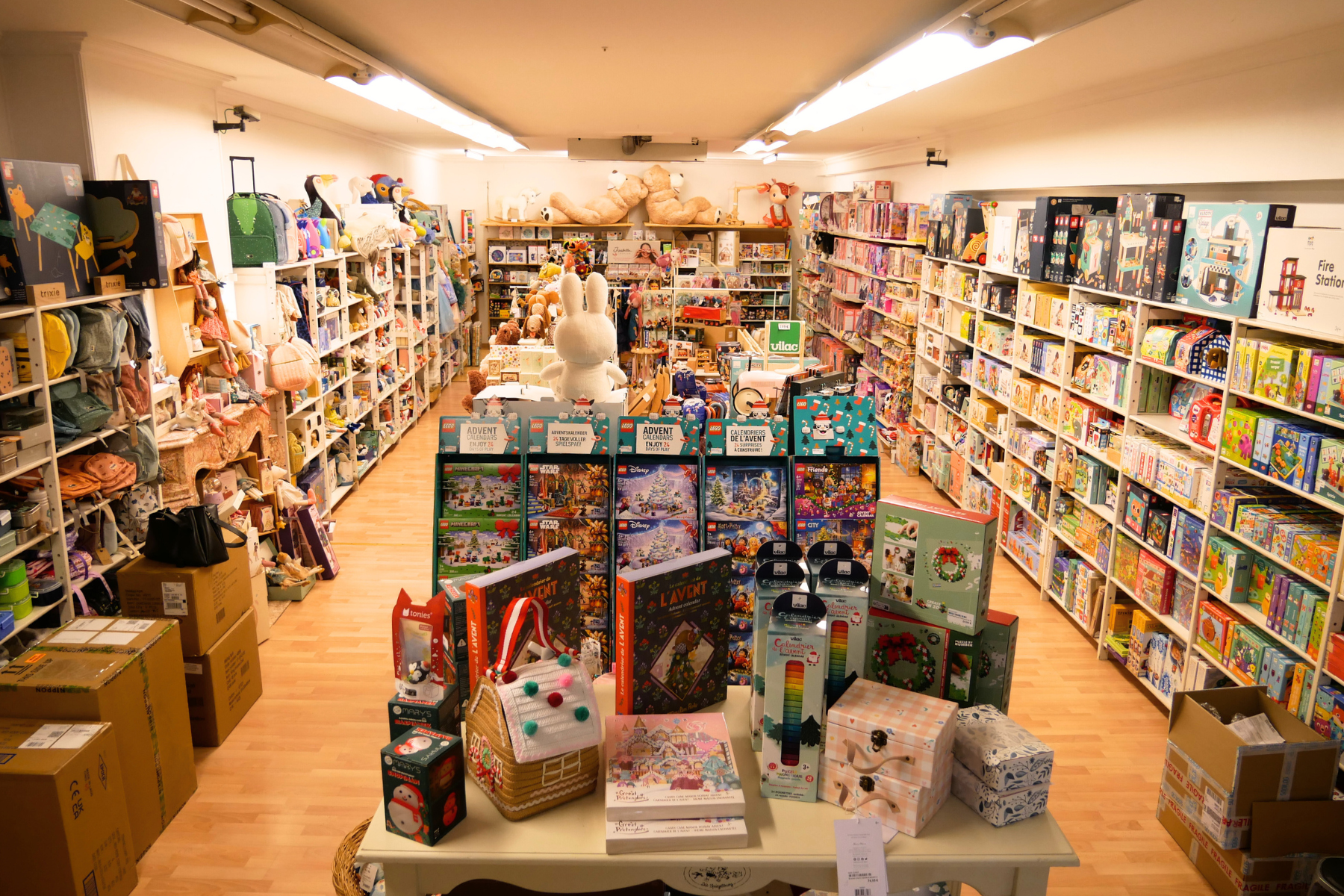 Shop innen ohne Menschen.png