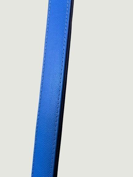 Azureblaues Lederhalsband, Unterseite oxfordblau