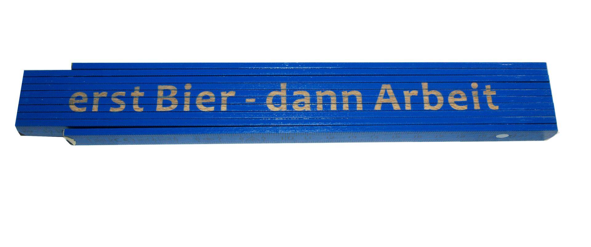 Mètre pliant bleu de 2 m – d’abord la bière, puis le travail