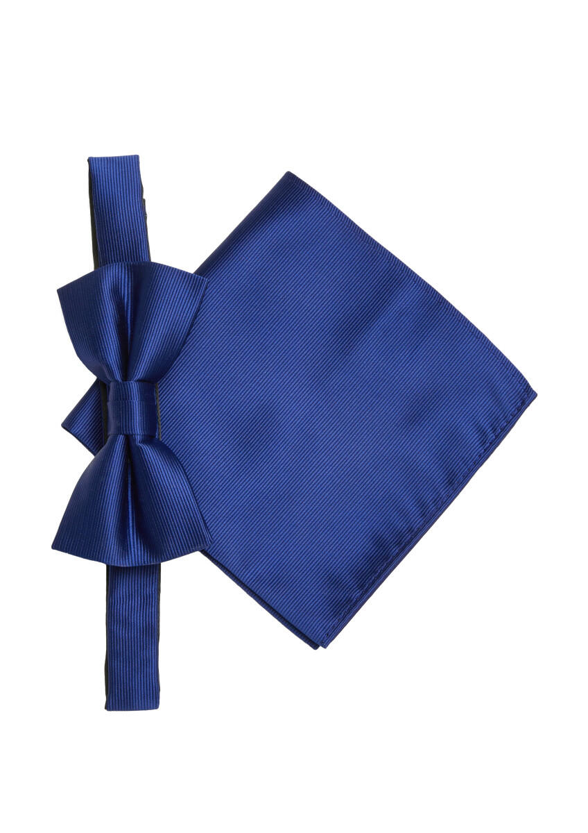 Ensemble élégant composé d'un nœud papillon et d'une pochette en mélange de soie