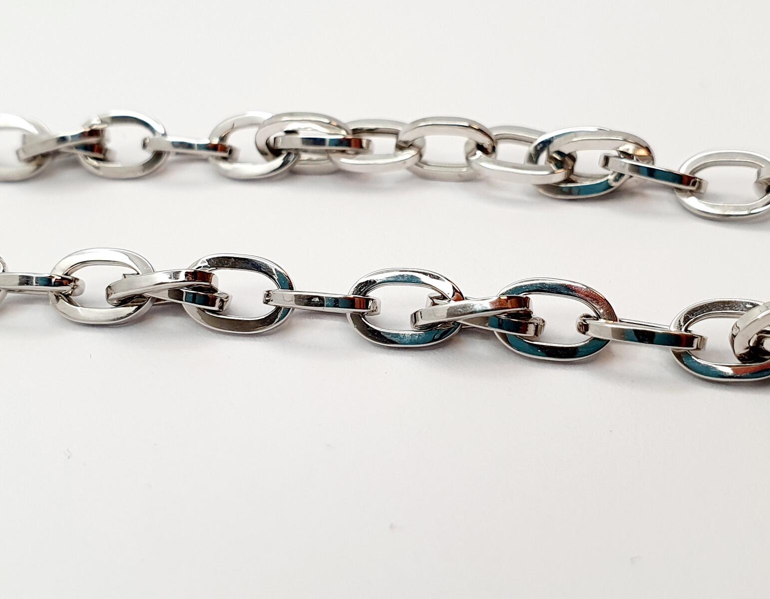 # White gold hollow mesh necklace 45 cm.