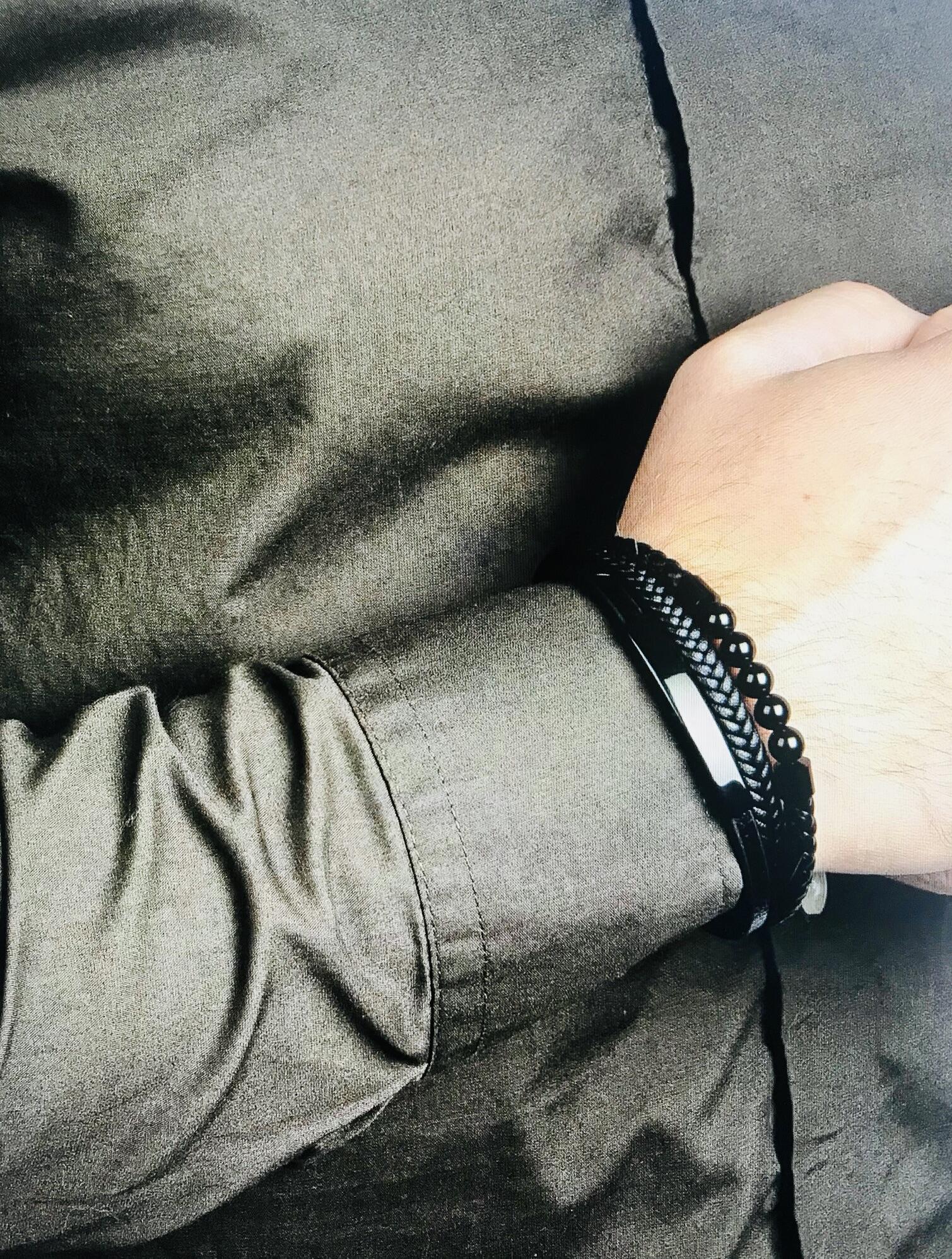 Schwarzes verstellbares Lederarmband für Männer - Größe 23