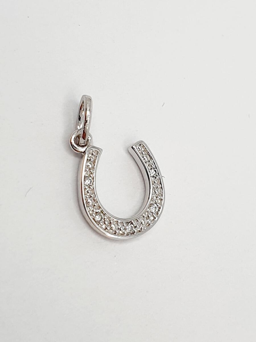 # Pendentif fer a cheval or blanc avec 0.02ct diamants naturels