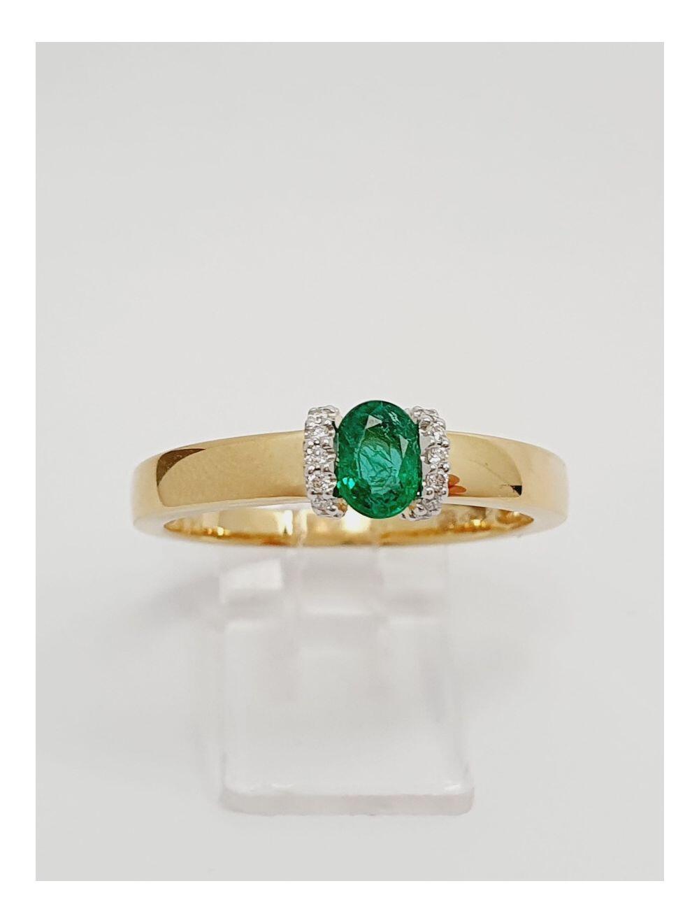 Yellow gold ring with 0.29ct emerald and 0.06ct natural diamonds