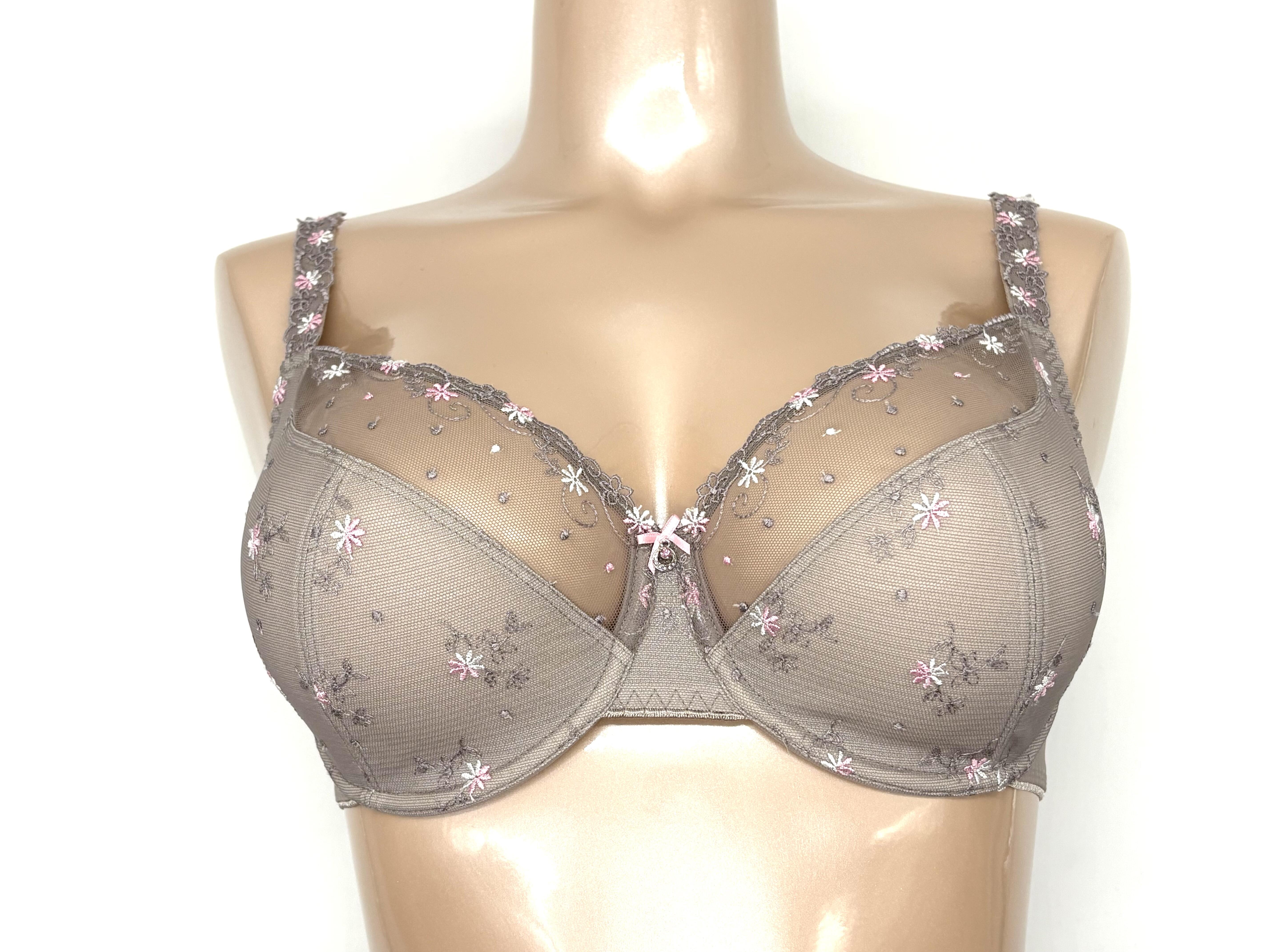 Underwire bra with lace by Ulla-Dessous, size 80E.