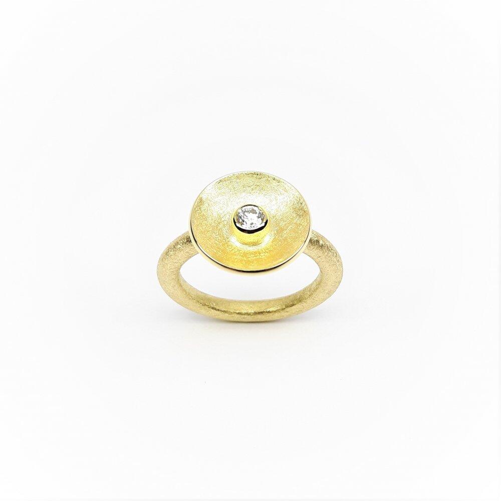 Bague en or jaune 18kt et diamant. Pièce unique.