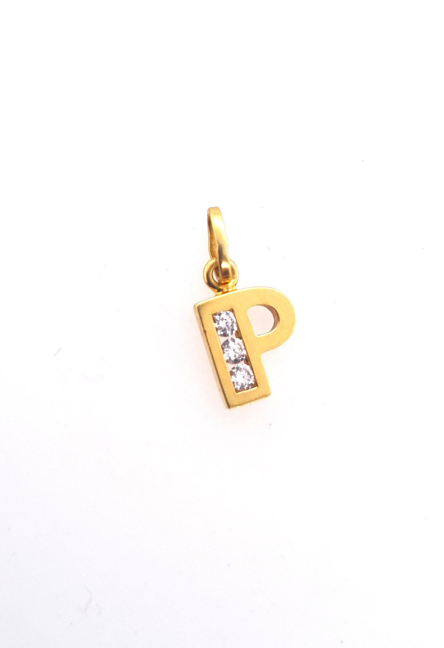 18K yellow gold letter 'P' pendant with zircon