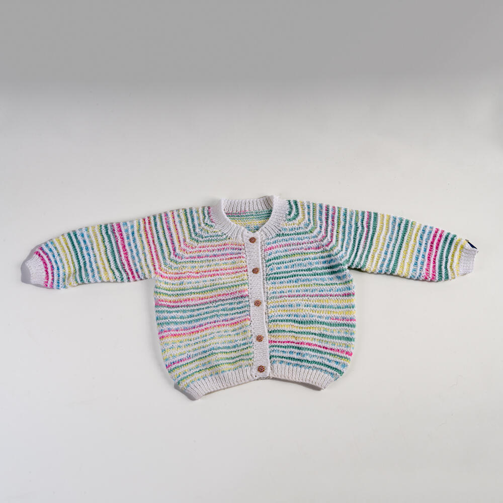 Baby- oder Kleinkindjacke, handgestrickt