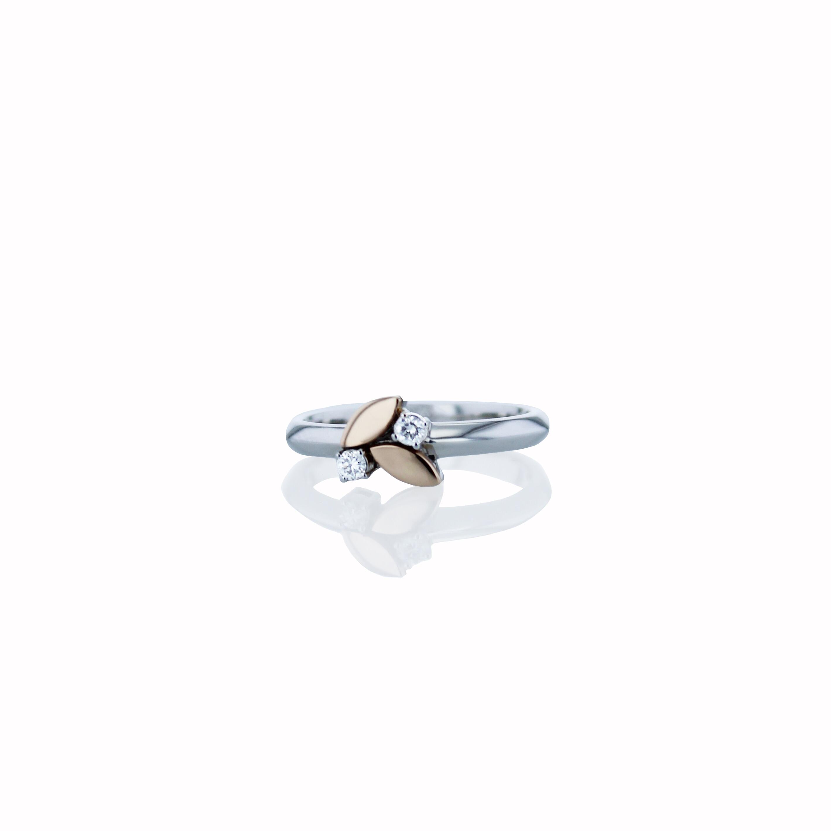Ring aus der „Couronne de Chêne“-Kollektion von Schroeder Joailliers aus 18 Karat Weiß- und Rotgold