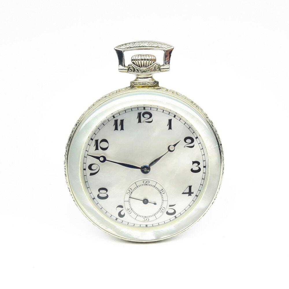 Taschenuhr in Perlmutt-Silbergehäuse und Perlmutt-Zifferblatt. Vintage ca. 1910, sehr guter Zustand.