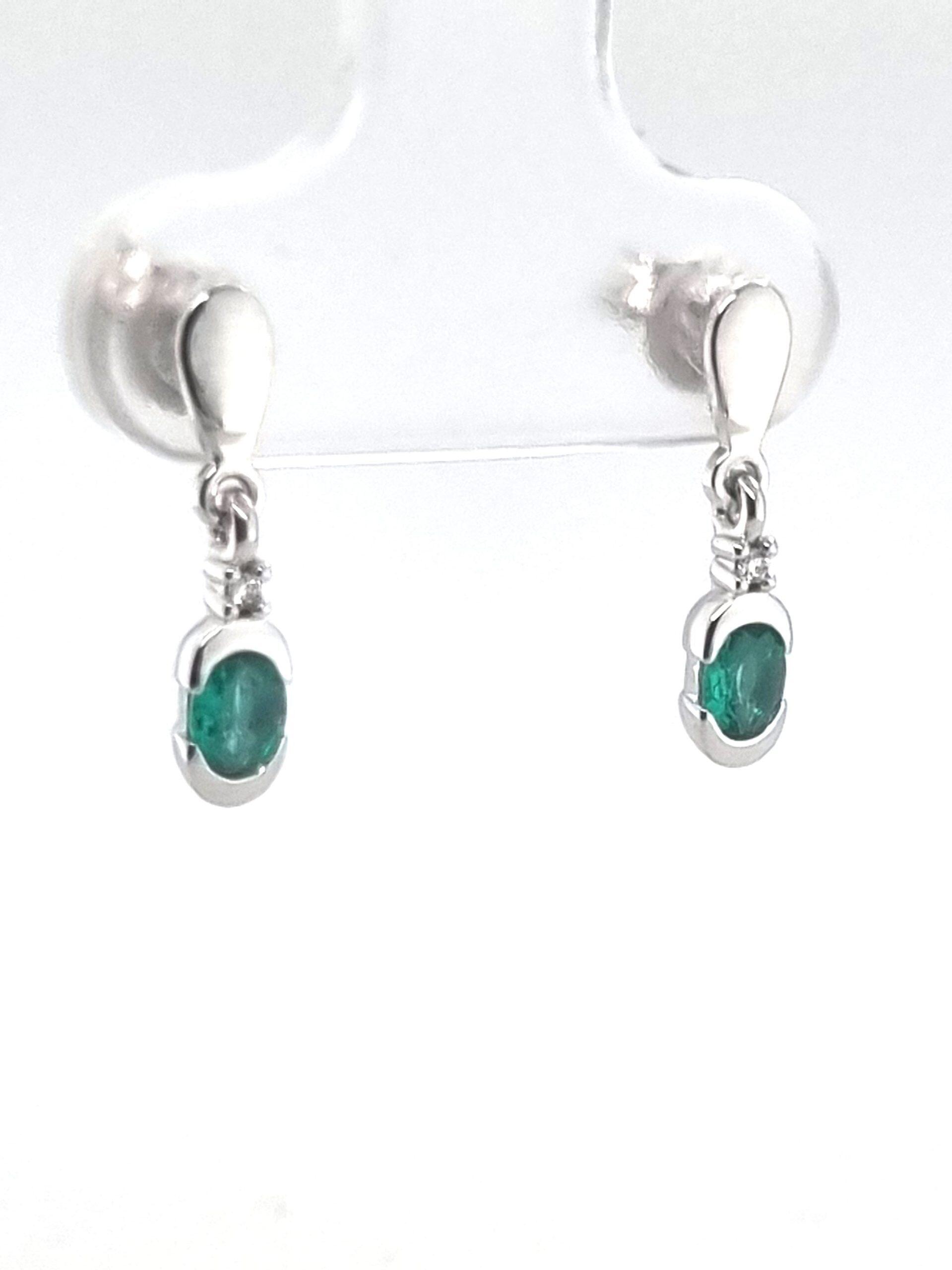 Hängende Ohrringe aus Weißgold 18K mit 0,34 ct Smaragd und 0,01 ct natürlichen Diamanten