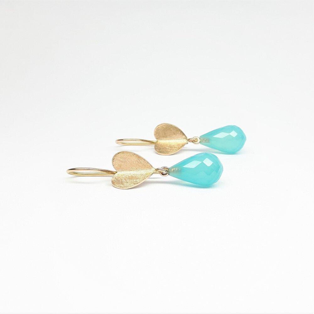 Earrings in 18kt rose gold and sea-blue chalcedony pampels.