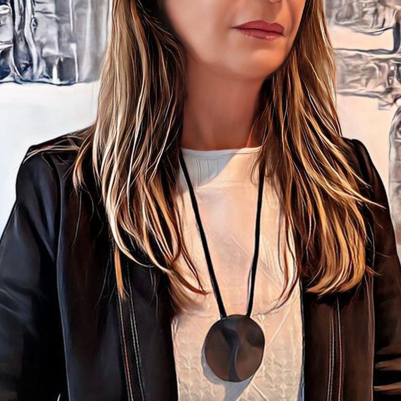 Collier avec pendentif en béton rond irrégulier fait main