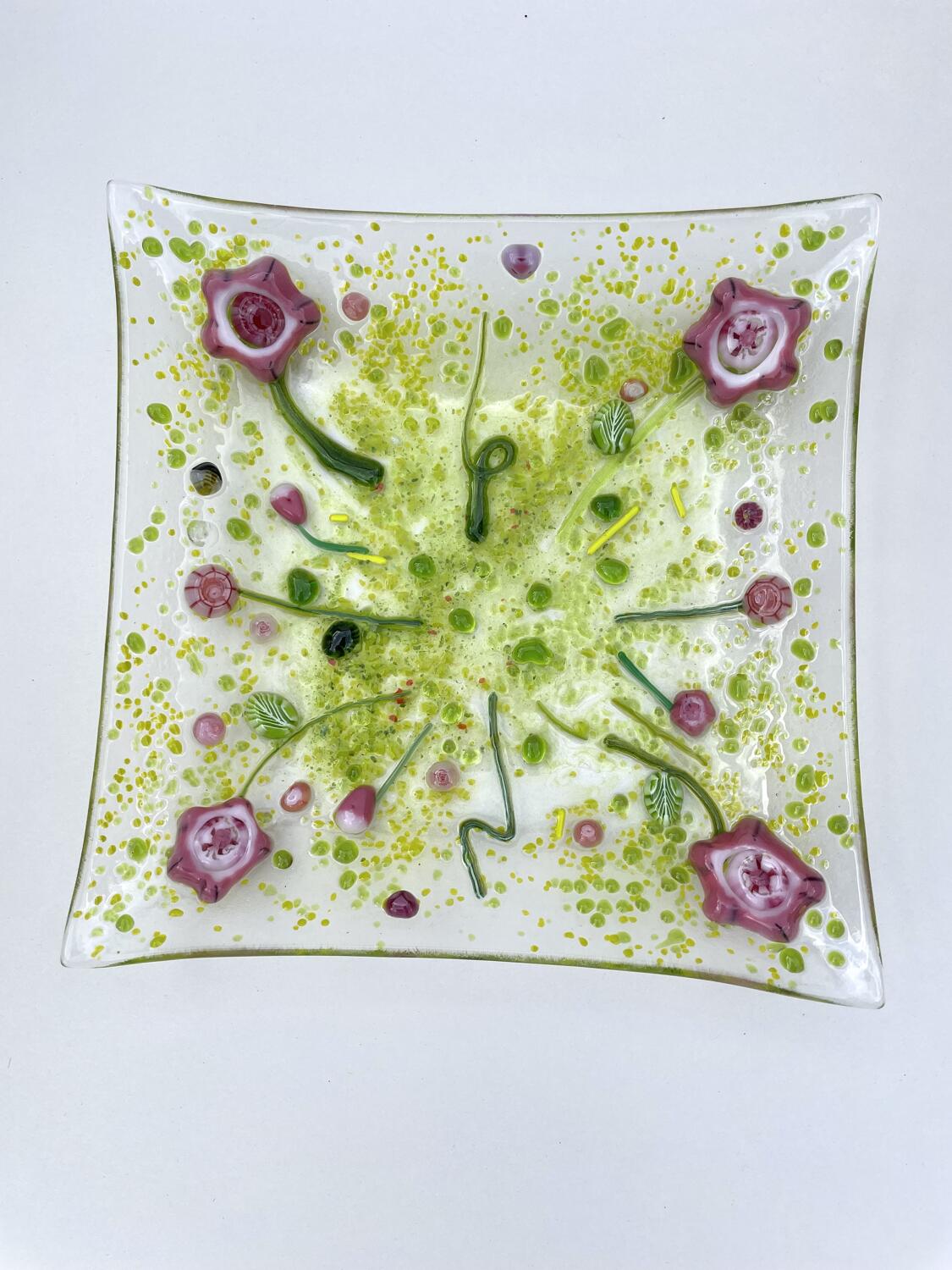 Glassbykarin Schoener Teller mit Blumenmotiv, Millefiori, handgemacht, Einzelstueck, Rosa