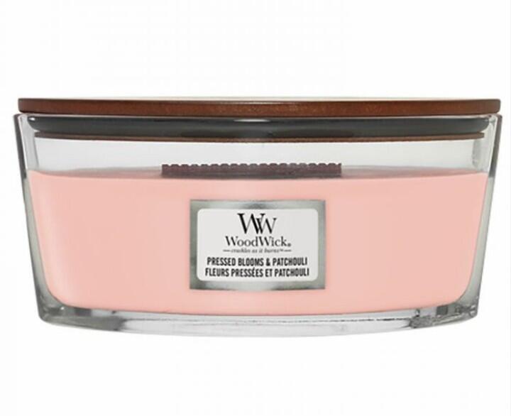 Crackling patchouli-scented candle with pressed flowers, 453.50 g, woodwick