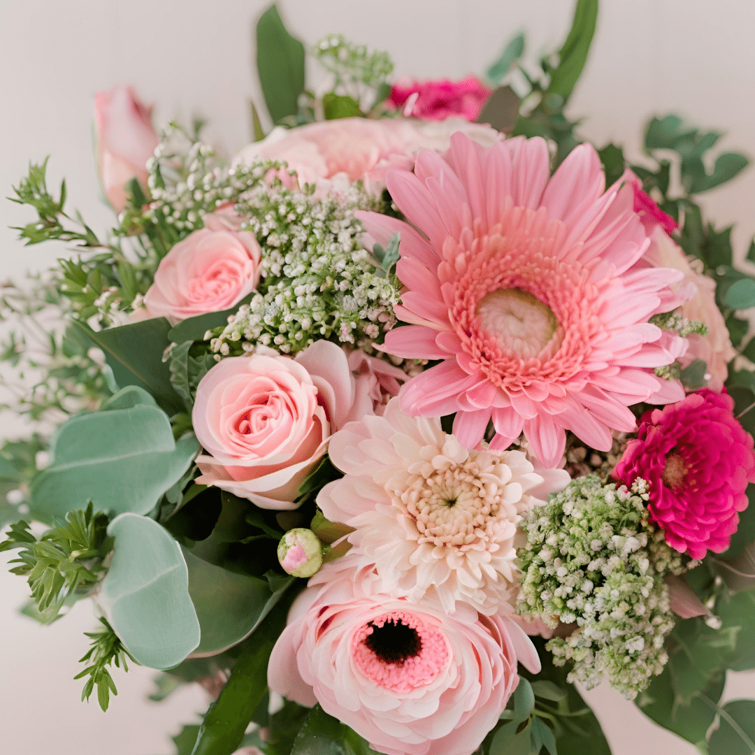 Pink Delight: roses and gerberas