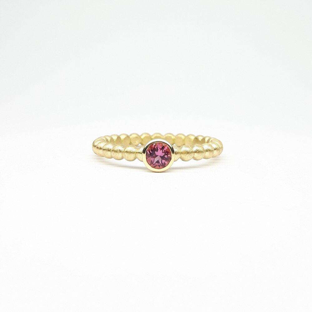 'round around', bague boules en or jaune 18kt et tourmaline rose Ø4mm.