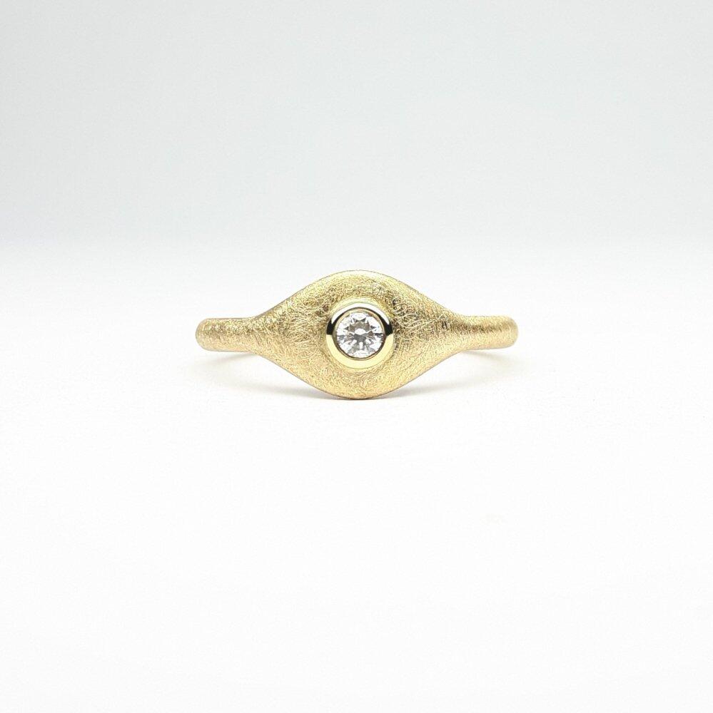 'wave', bague en or jaune 18kt et diamant 0,10ct.