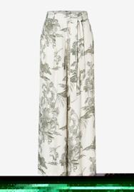 Pants MORE & MORE
