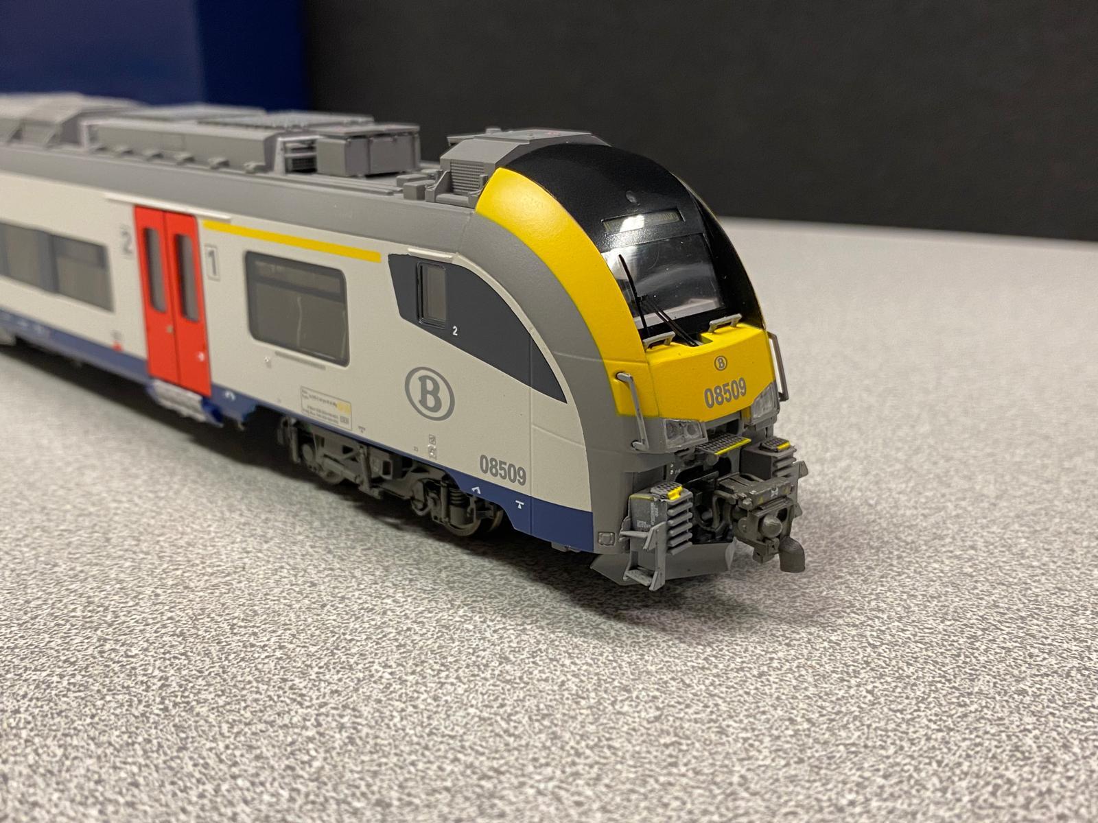 H0 VanBierVliet VB6004-V1 SNCB NMBS AM08 Desiro Liège - Luxembourg IC 5315 Elektrotriebzug 08509 grau / gelb DC analog