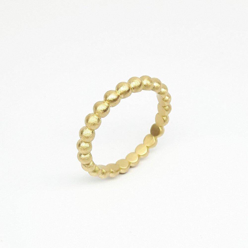 "round around", ball ring in 18kt yellow gold Ø4mm.