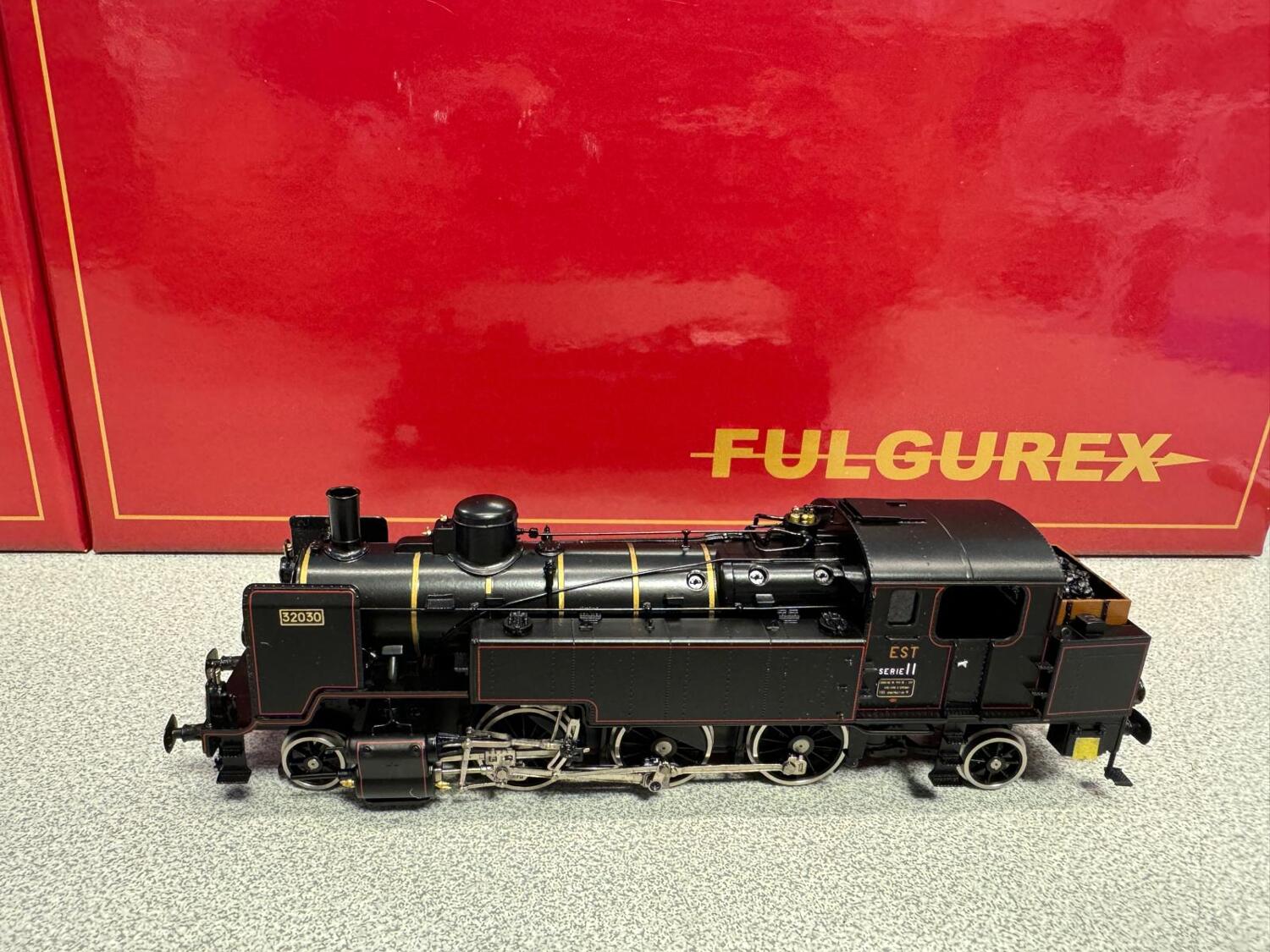 JOUEF HO HJ2431S locomotive vapeur 141 R 484 Hausbergen charbon SNCF JOUEF HO HJ2431S locomotive vapeur 141 R 484 Hausbergen charbon SNCF