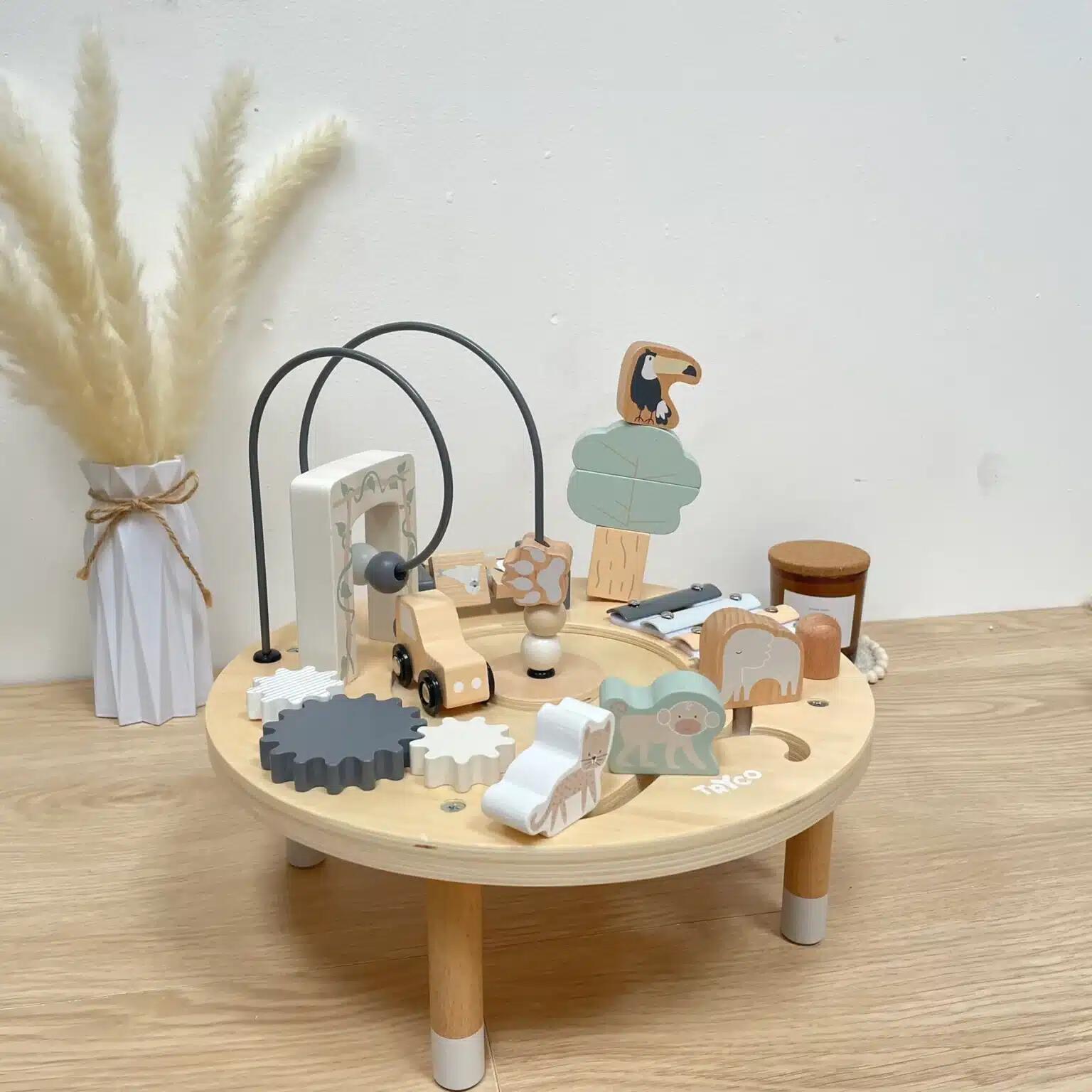 Holz-Aktivitätstisch für Kinder