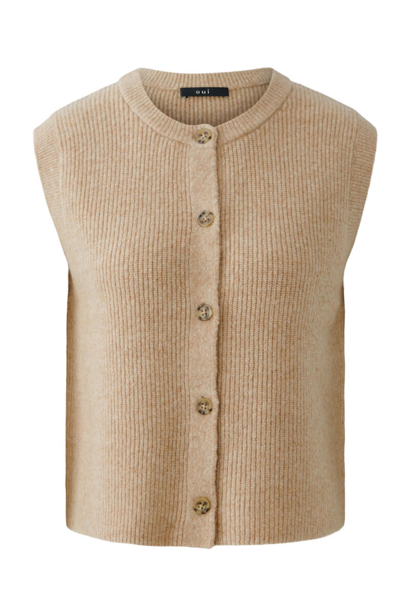 Knitted vest with premium reductions