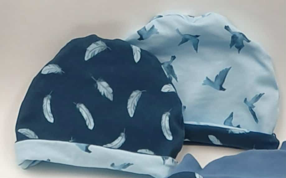 Reversible and adaptable beanie "Blue Birds"