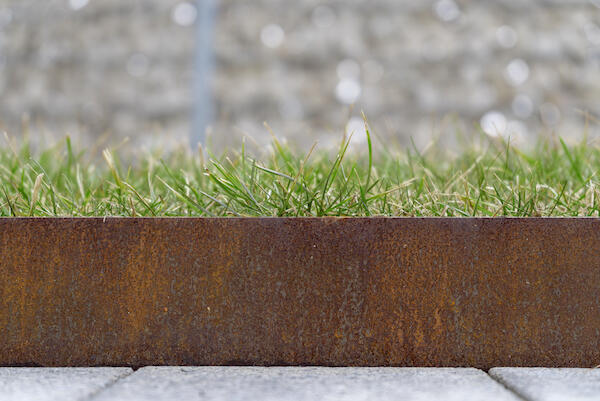 Lawn edge in CORTEN steel 300 x 15cm 