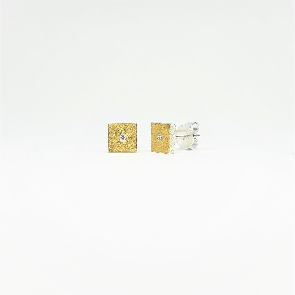 Earrings made from fine gold, 925 silver and diamonds.