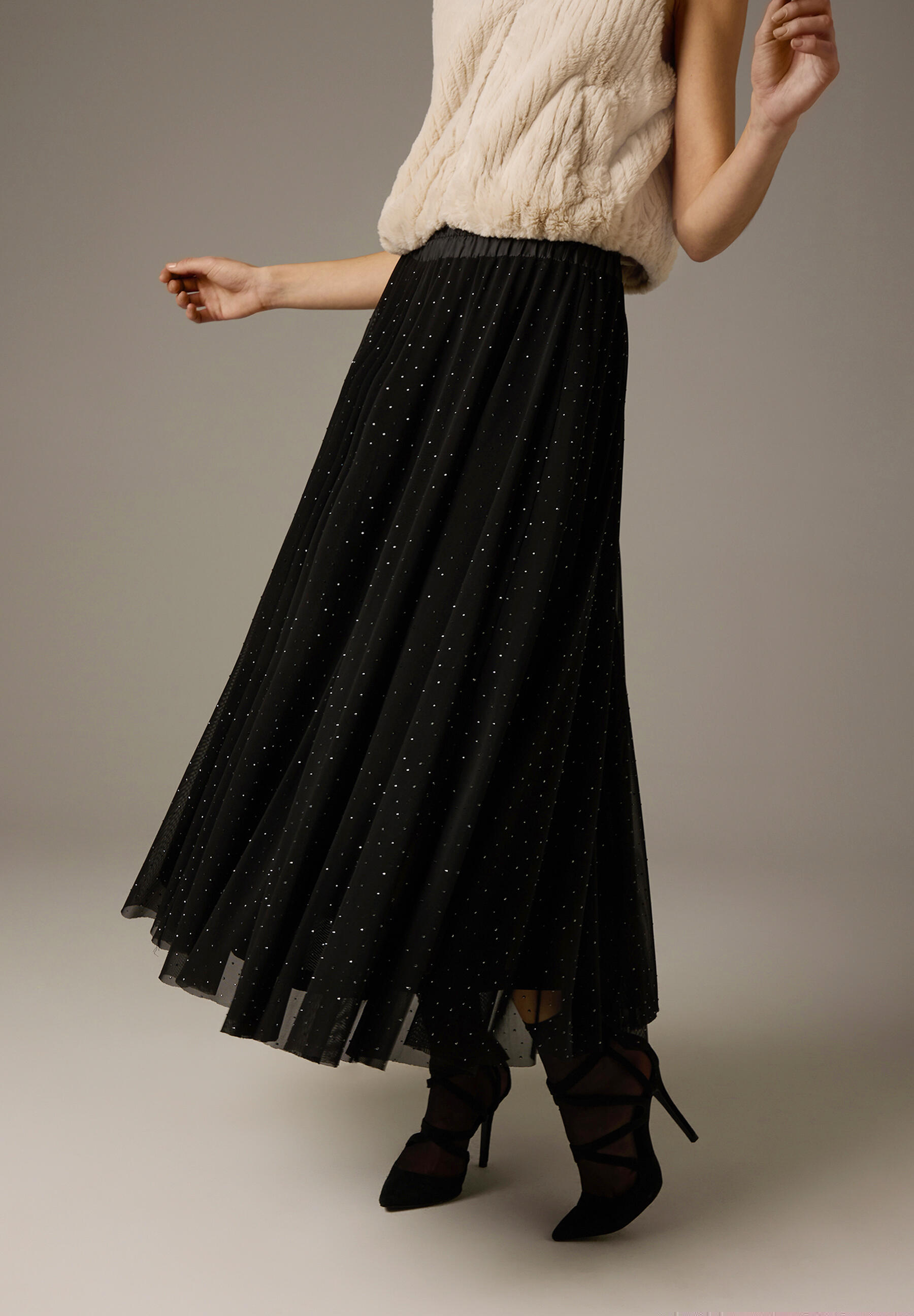 Netzrock mit Kristallen