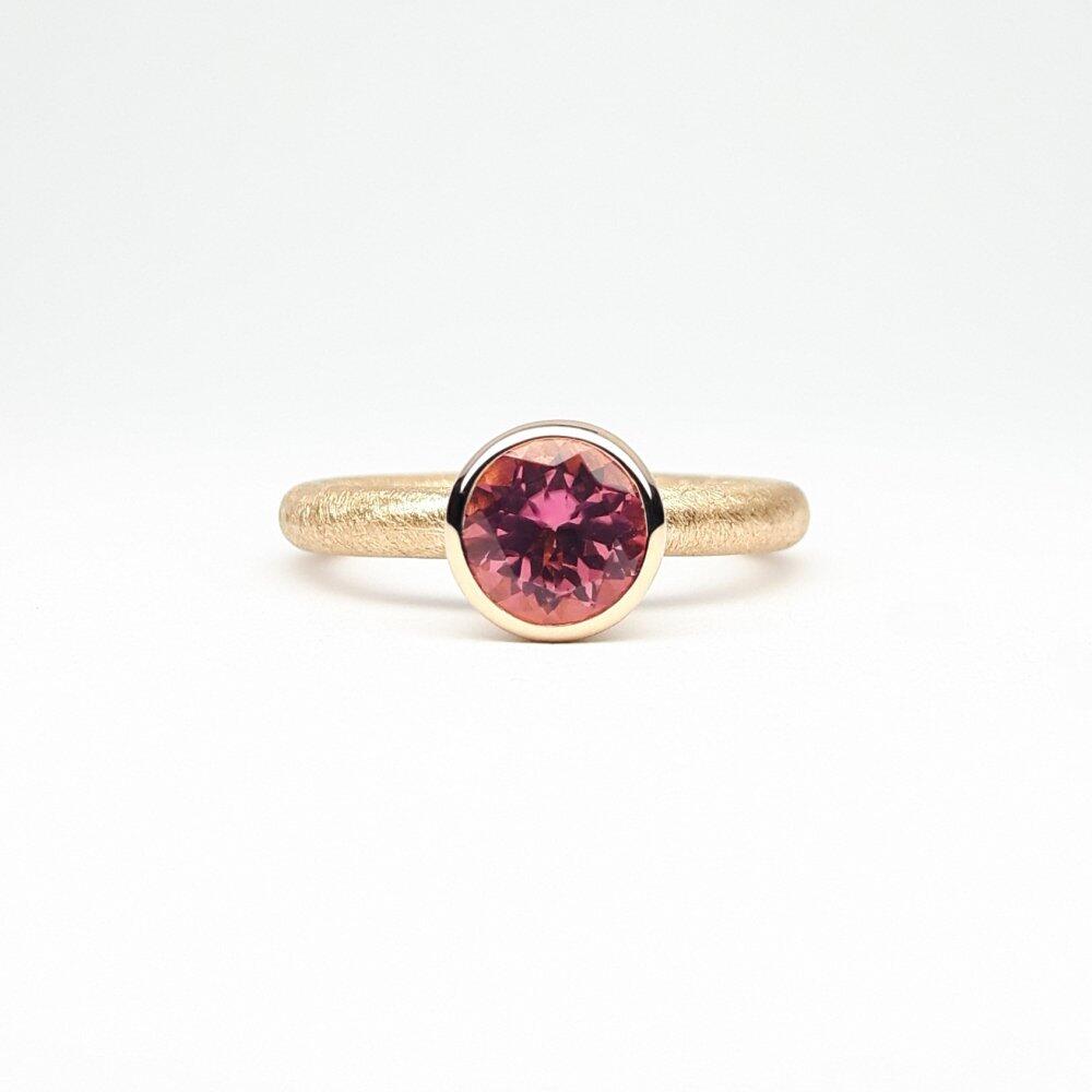 "combiring medium", 18kt Rotgold und rosa Turmalin Ø7mm.