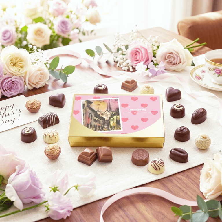 Luxembourg Art Edition Gift Box with Lindt Deluxe Pralines from the confectioner