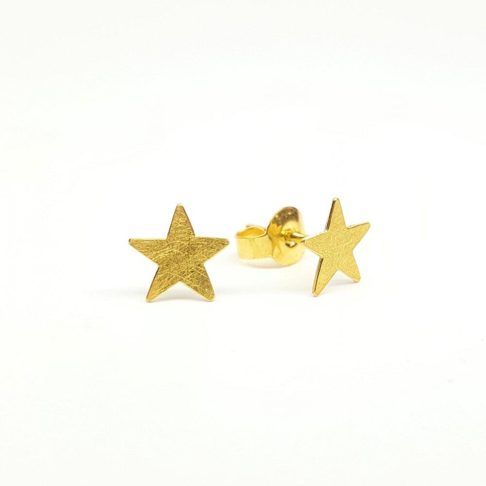 Stud earrings in 18kt yellow gold.